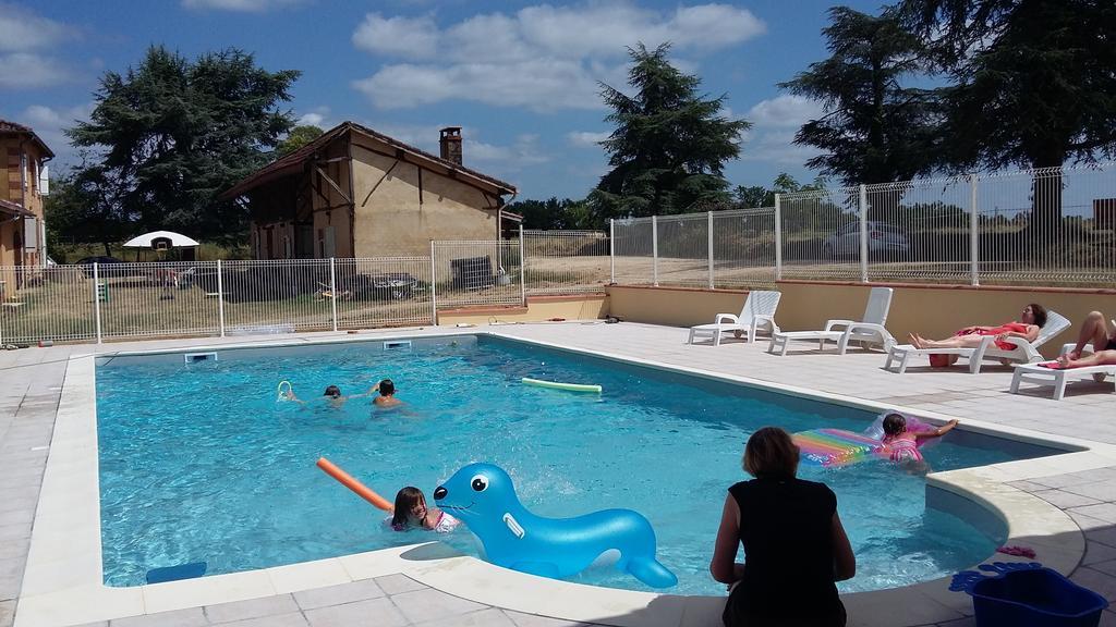 Relais Du Haget Bed & Breakfast Cravenceres Exterior photo
